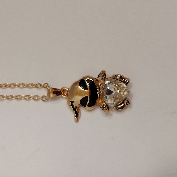 HP!! NWT Adorable Goth Gold Oogie Boogie Holding Clear Heart Necklace! - Picture 2 of 5